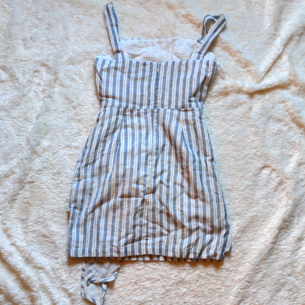 Dress - Picture 2 of 7